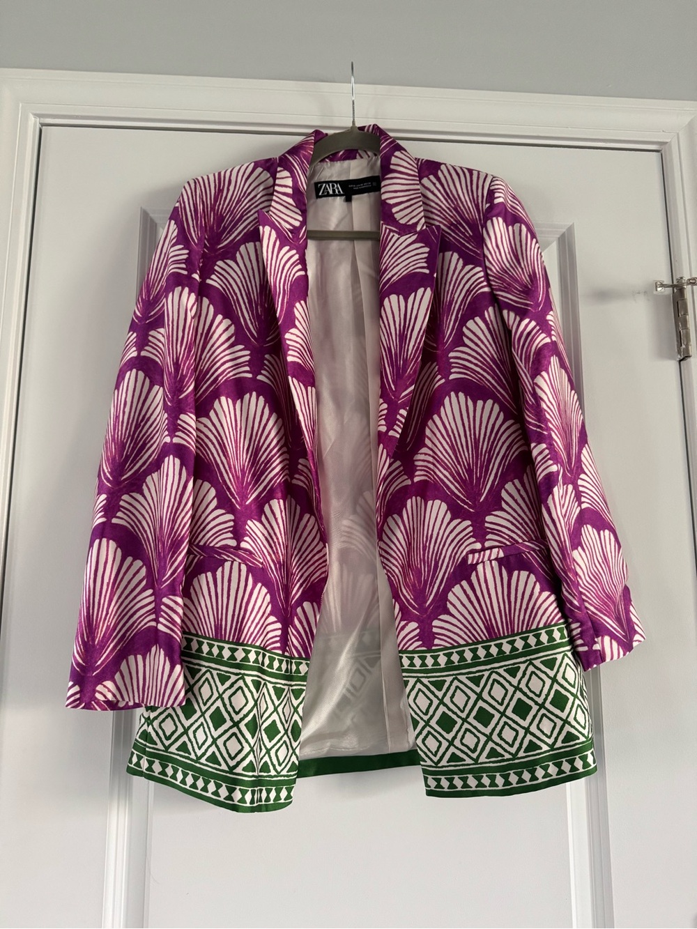 ZARA XS Purple Shell-Print Open Blazer with Green Geometric Hem and Shoulder Pad